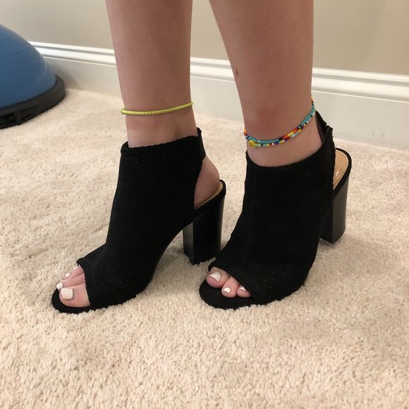 Women's 3-inch Black with Mesh Pattern High Heel Black Dress Shoe Size 5.5 - Picture 2 of 11